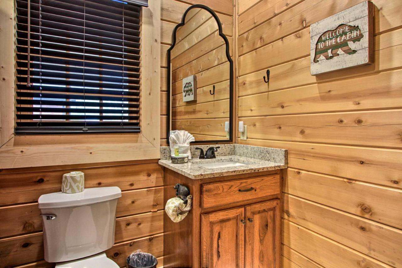 Riverfront Cabin With Hot Tub - 3 Miles To Dollywood 鸽子谷 外观 照片