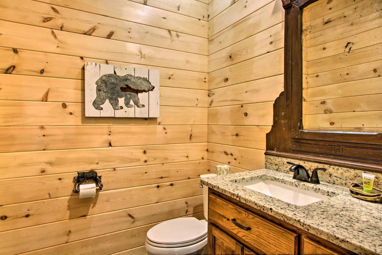 Riverfront Cabin With Hot Tub - 3 Miles To Dollywood 鸽子谷 外观 照片