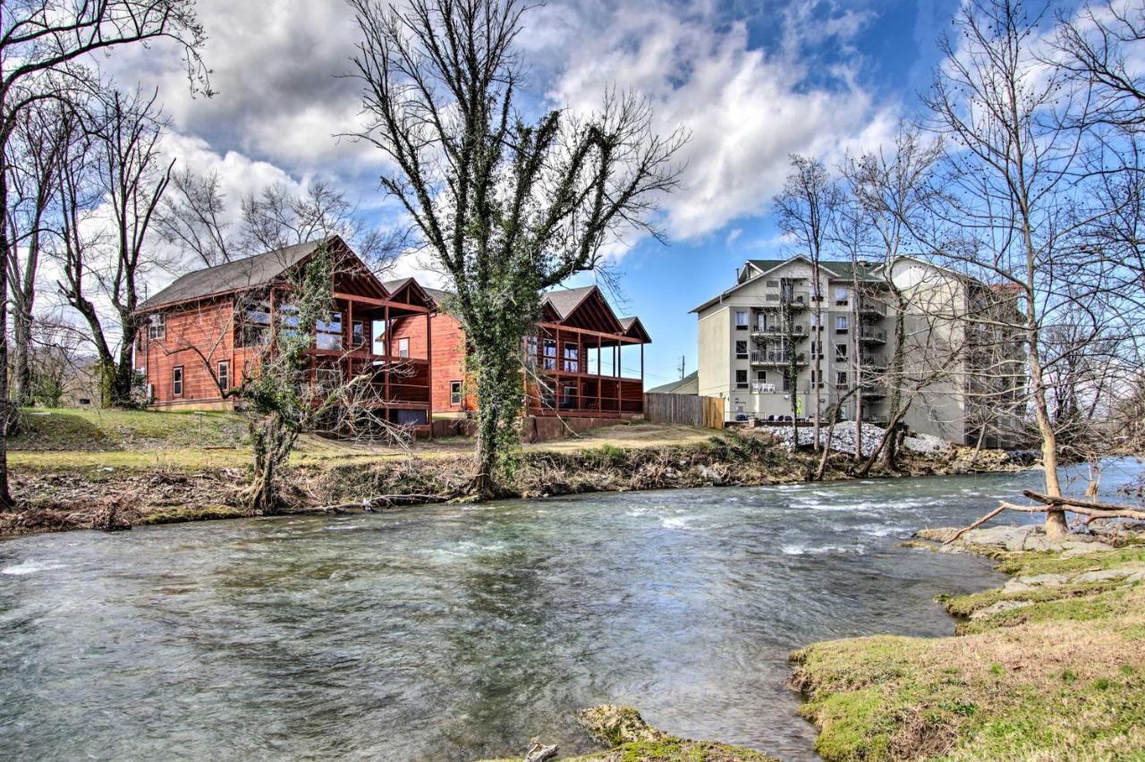 Riverfront Cabin With Hot Tub - 3 Miles To Dollywood 鸽子谷 外观 照片